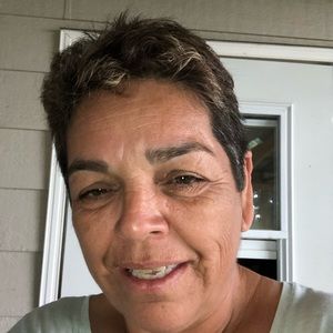 Meet your Posher, Gloria